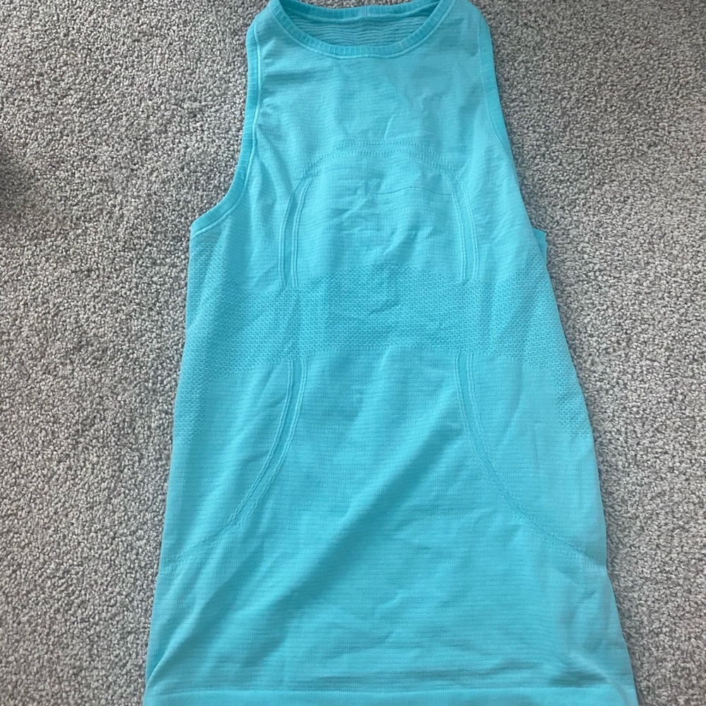 Lululemon light blue tank size 4 small snag no tag